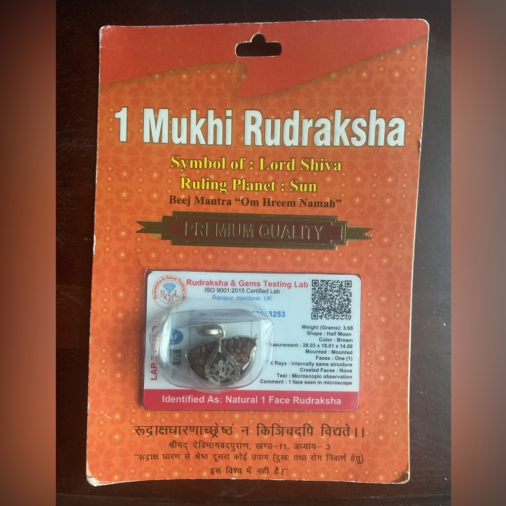1 Mukhi Rudraksha Natural One Face Half Moon Pendant Lab Certified